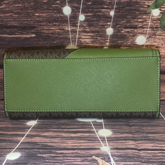 MICHAEL KORS EVERGREEN MULTI MEDIUM HOPE - Picture 7 of 8